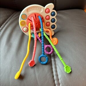 6-36 mos old Sensory Toys Silicone Pulling Toy Travel Toy Montessori neutral